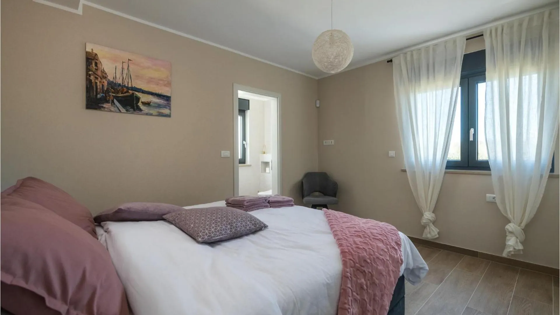 Cozy Home In Krnica With Kitchen Holiday home