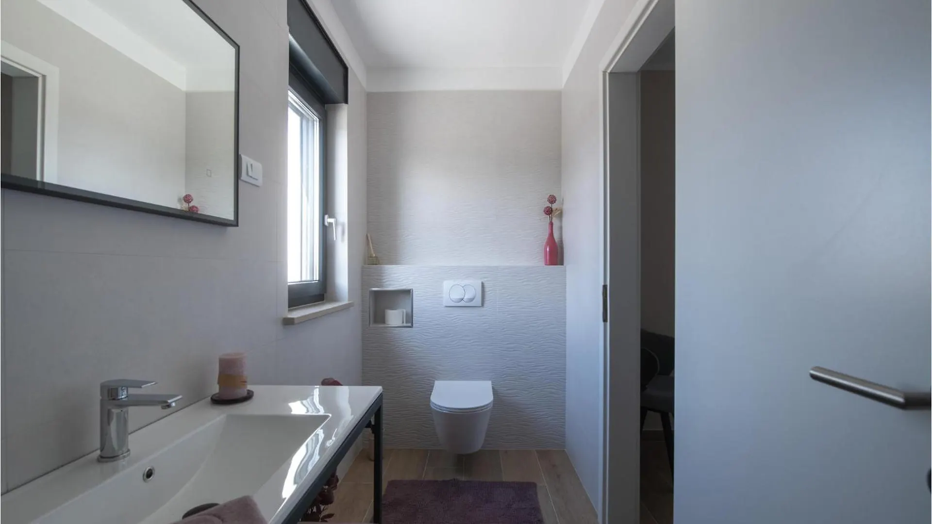 Cozy Home In Krnica With Kitchen 0*,  Kroatië